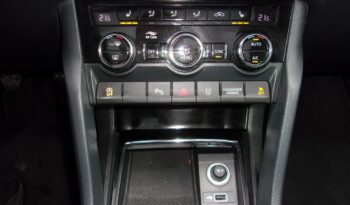 Škoda Karoq Klimatronic 2x, Hak, CarPlay/AndroidAuto, Panorama, Alcantara full