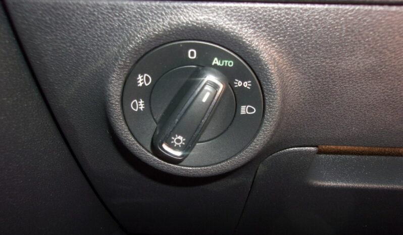 Škoda Karoq Klimatronic 2-strefowy, Nawigacja, PDC, Kamera cofania, Półskóra full