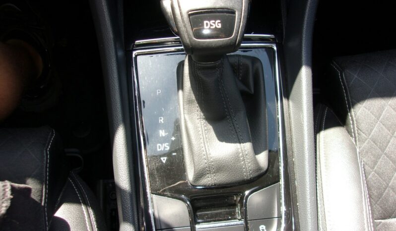 Škoda Karoq Klimatronic 2-strefowy, Nawigacja, PDC, Kamera cofania, Półskóra full